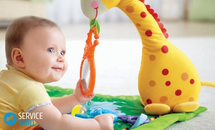 Как выбрать развивающий коврик для малыша?