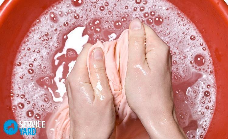 Как вывести плесень с одежды в домашних условиях?