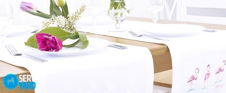 Как вывести застарелые пятна со скатерти?