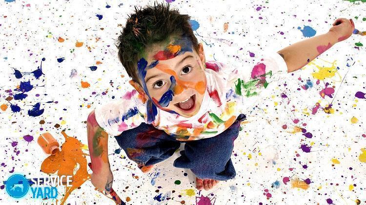 Как вывести жирные пятна с обоев?