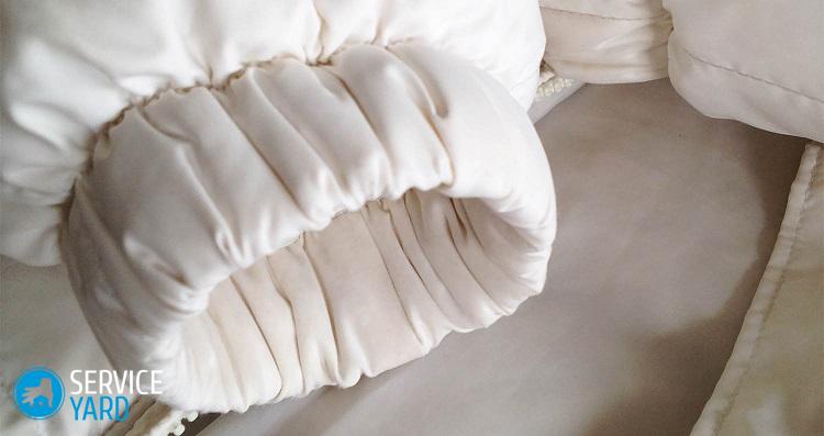 Как вывести жирные пятна с пуховика в домашних условиях?