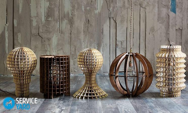 Как заменить лампочку в потолочном светильнике?