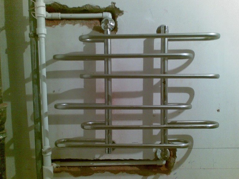 Какой лучше выбрать водяной полотенцесушитель: рейтинг производителей