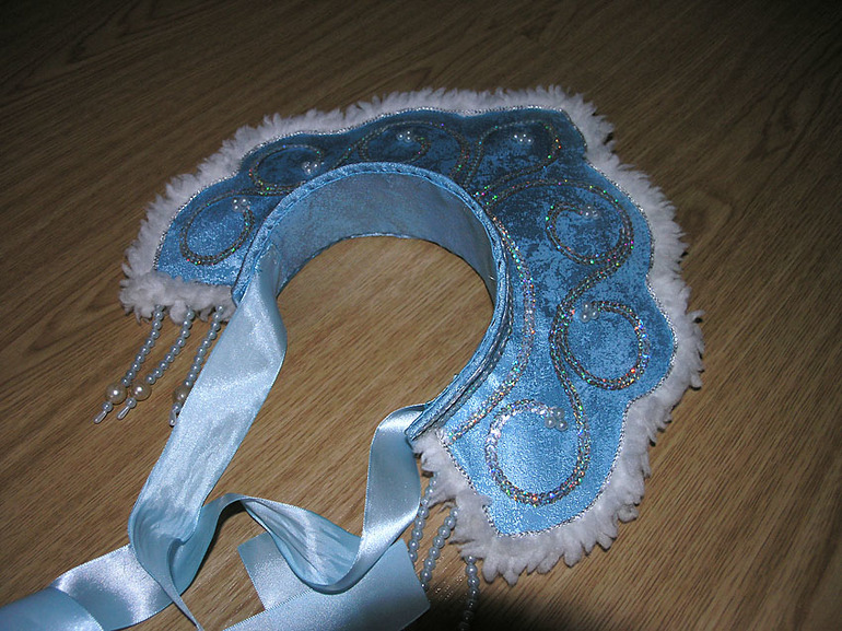 Кокошник для Снегурочки своими руками: пошаговый мастер-класс Кокошник для Снегурочки своими руками: пошаговый мастер-класс