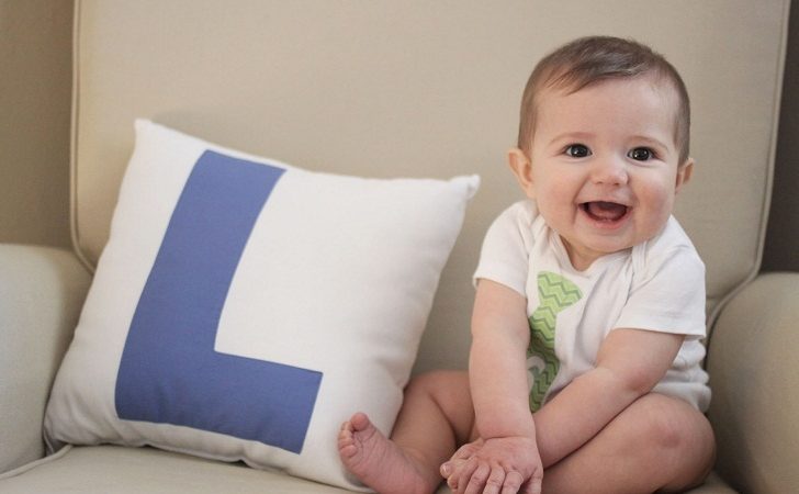 Коли можна садити дитину: важливі нюанси, у скільки місяців можна висаджувати хлопчиків, дівчаток? Як починати висаджувати дитину?