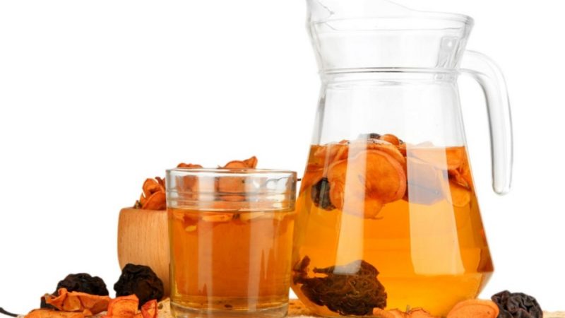 Компот з кураги і чорносливу, кураги та родзинок, свіжих яблук, груш, сухофруктів — самі смачні й корисні рецепти компотів для грудничка