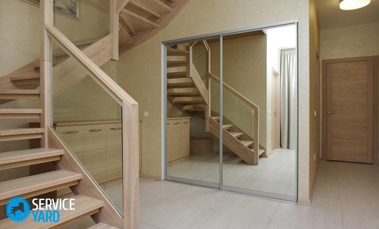 Лестница на второй этаж на даче