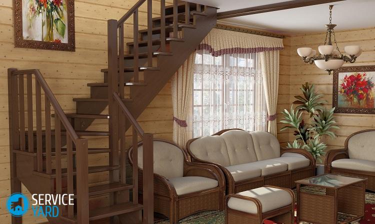 Лестница на второй этаж на даче