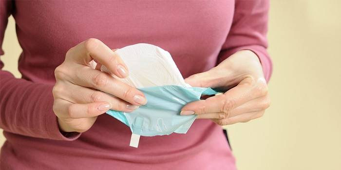 Місячні після пологів при грудному вигодовуванні — рясні і нерегулярні