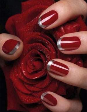 Манікюр червоного кольору на короткі нігті