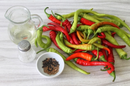 Маринований гіркий перець на зиму, рецепт без стерилізації