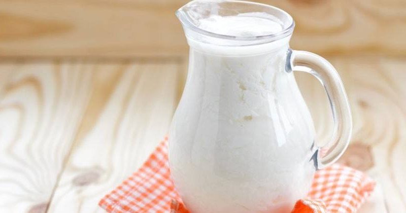 Маска для волосся з кислого молока: домашні рецепти