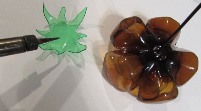 Мастер-класс по изготовлению птицы из пластиковых бутылок Мастер-класс по изготовлению птицы из пластиковых бутылок