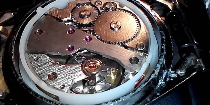 Механічні годинники — принцип роботи і пристрій, кращі жіночі і чоловічі моделі з описом і цінами