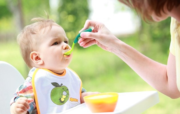 Меню дитини 8 місяців: якими повинні бути розвиток, режим і раціон харчування дітей