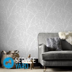 Мокнет стена в квартире — что делать?