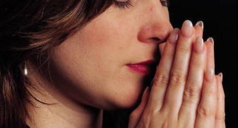 Молитва, щоб на роботу взяли: як правильно її застосовувати, вимовляти? Кому молитися, щоб влаштуватися на роботу: слова молитви