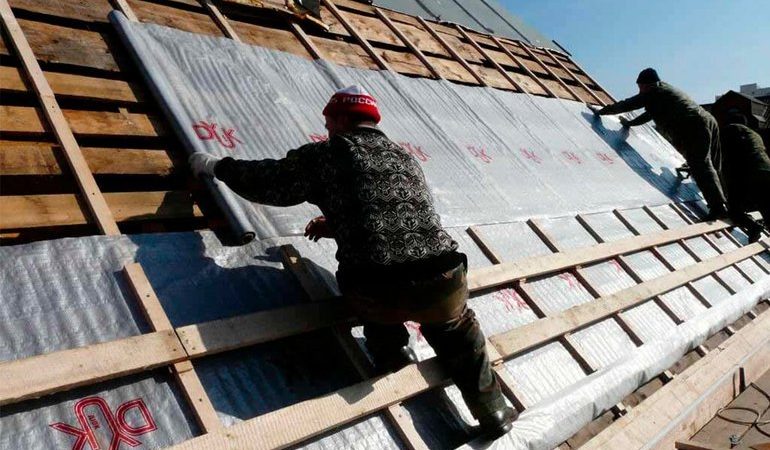 Обзор, нужна ли гидроизоляция для холодной кровли частного дома