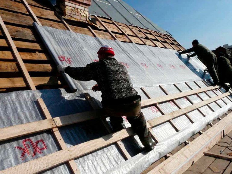 Обзор, нужна ли гидроизоляция для холодной кровли частного дома Обзор, нужна ли гидроизоляция для холодной кровли частного дома