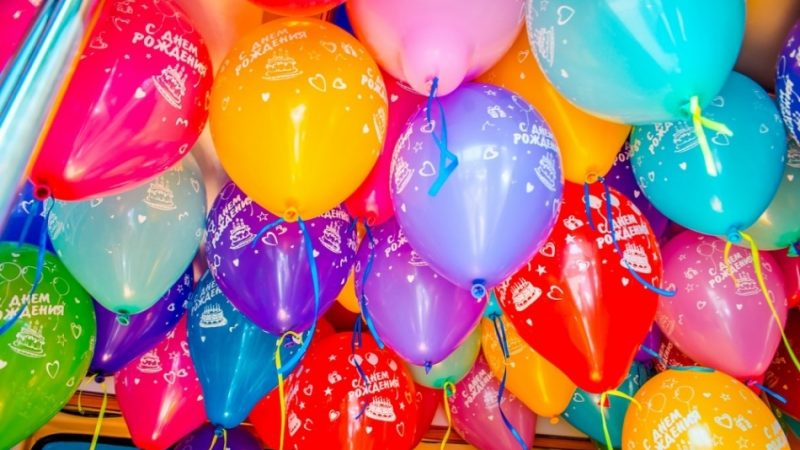 Перероблені смішні, жартівливі пісні на День народження і ювілей чоловіка, тата, чоловіка, хлопця, друга, брата: слова, тексти