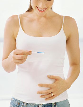 Перші ознаки вагітності, чого і коли очікувати