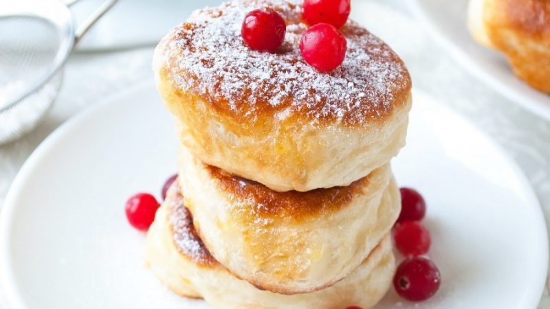 Пишні оладки на воді: базовий, пісний рецепт, без дріжджів, з яблуками, бананами, лимонних, вівсяних, з грибами, важливі поради по приготуванню