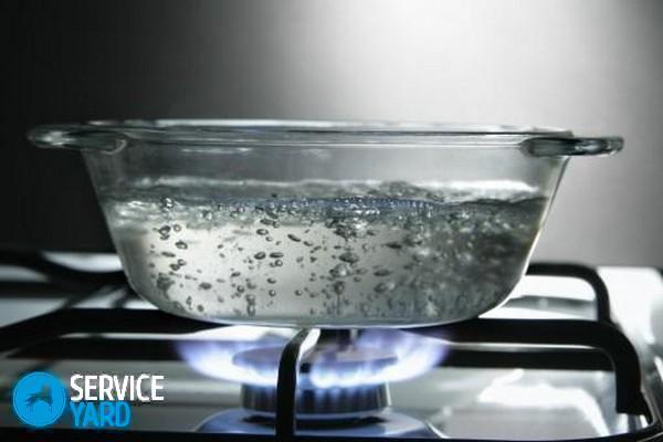 Почему нельзя кипятить второй раз воду?