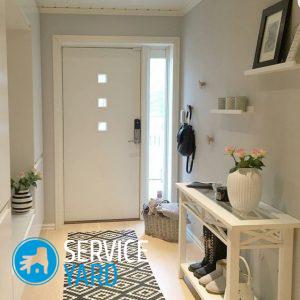 Полы в прихожей — плитка и ламинат