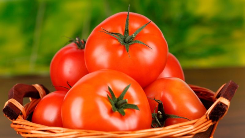 Помідор — це овоч або фрукт, або ягода?