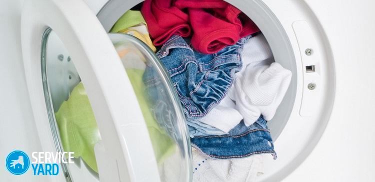 После стирки в машинке на вещах появляются пятна