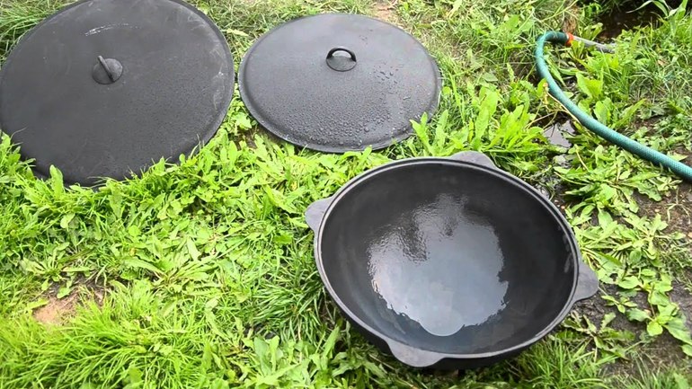 Правильная прокалка и обжиг на костре казана из чугуна