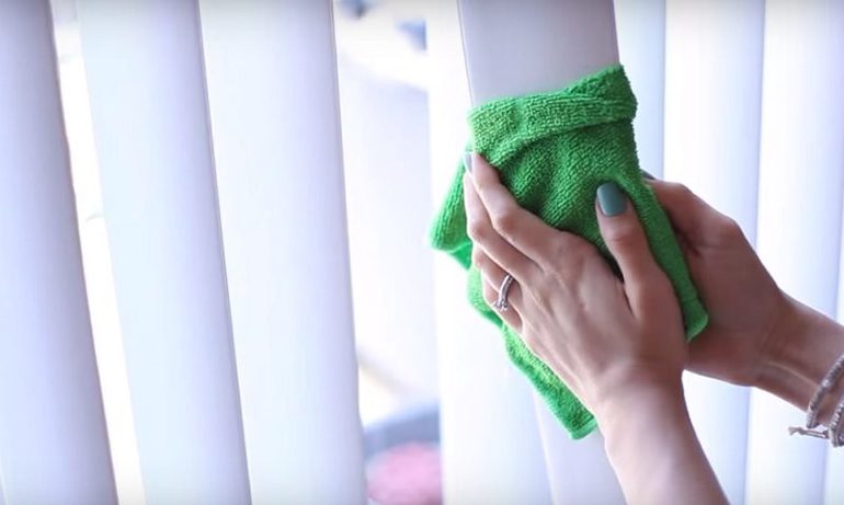 Правила мытья вертикальных жалюзи в домашних условиях