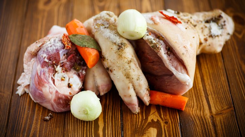 Приготування холодцю: класичний рецепт, з яловичини, курки, індички, свинини, риби. Як вибрати інгредієнти, підготувати м'ясо і бульйон для холодцю: поради для приготування смачної страви
