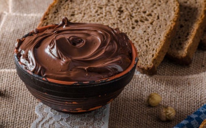 Приготування солодкої шоколадної пасти, типу Нутелла в домашніх умовах з горіхами і без горіхів, з шоколадом, кава: смачні рецепти