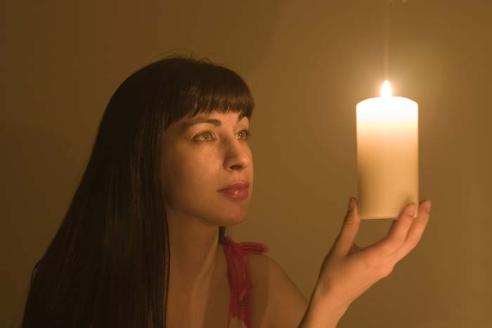 Прикмети і звичаї на новосілля: ритуали при переїзді в нову квартиру, вторинку, будинок, правила перевезення