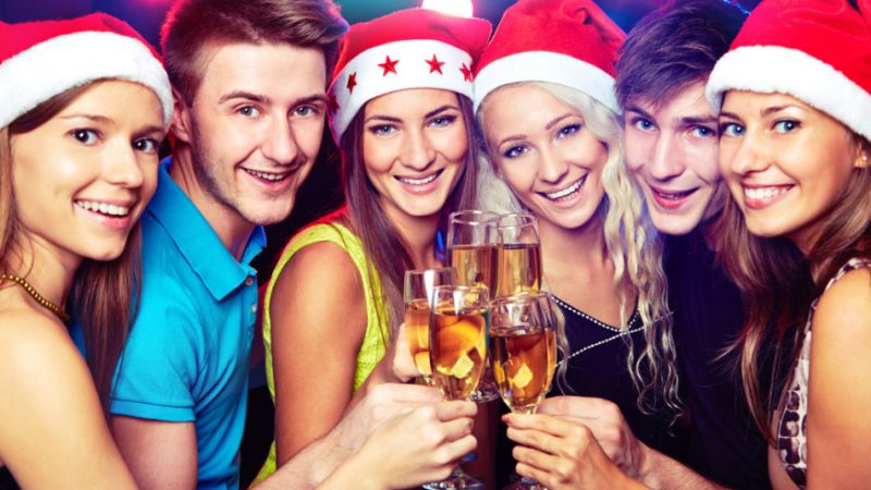 Прикольний сценарій корпоративу на Новий 2019-2020 рік: ігри, конкурси, веселі розваги. Сценки-приколи для корпоративу на Новий рік 2019-2020: опис