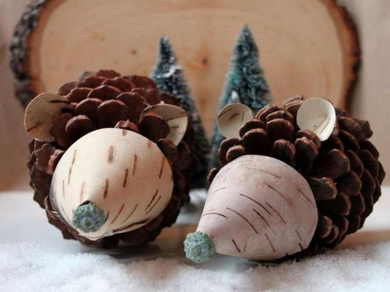 Простая поделка из шишек в школу Простая поделка из шишек в школу