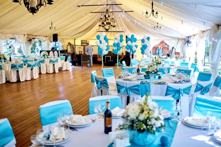 Простые и креативные варианты оформления зала для свадьбы Простые и креативные варианты оформления зала для свадьбы