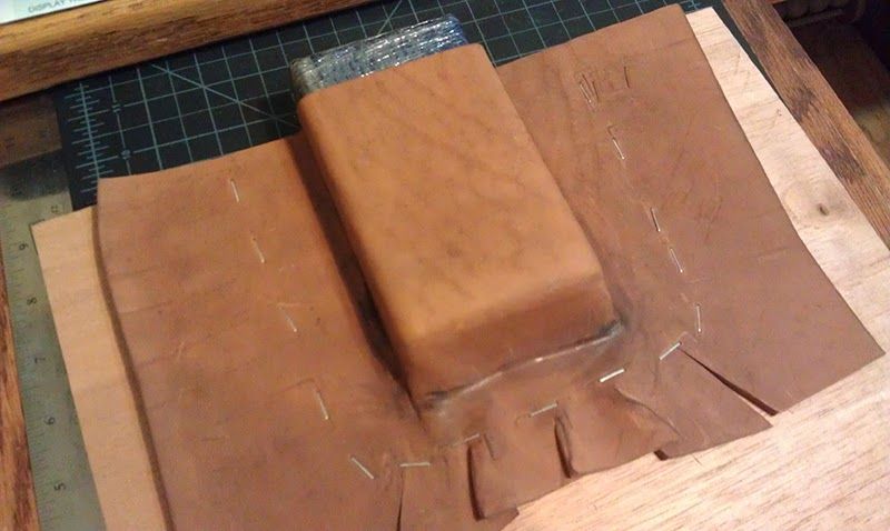 Работа с кожей для начинающих: что можно сшить своими руками