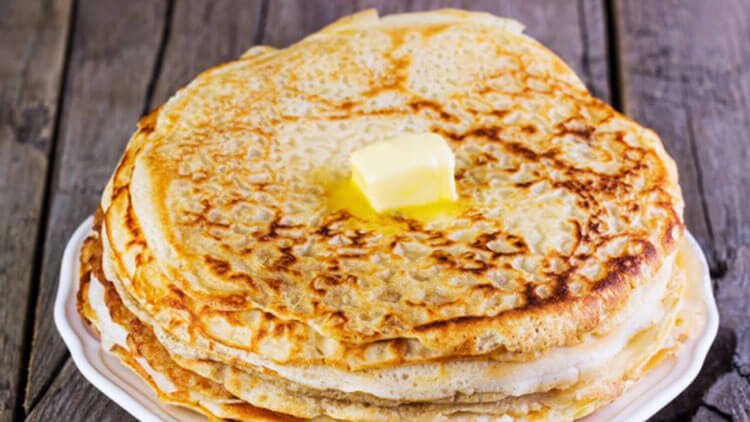 Рецепт смачних млинців на молоці і мінеральній воді