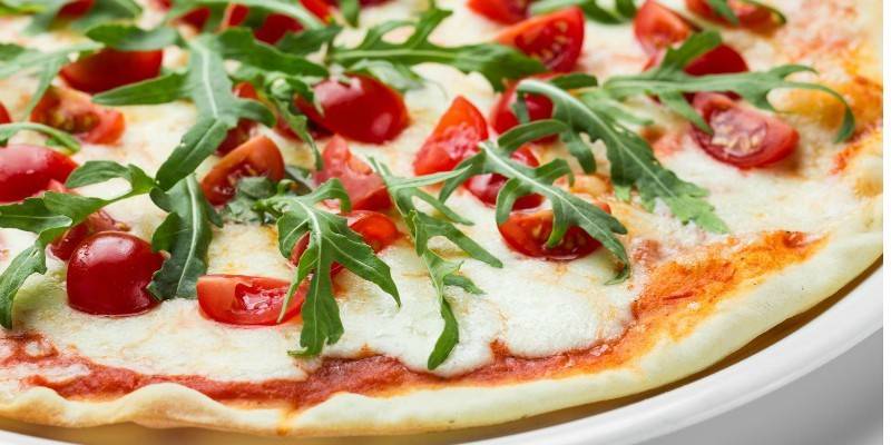 Рецепт тонкого тіста для піци: готування