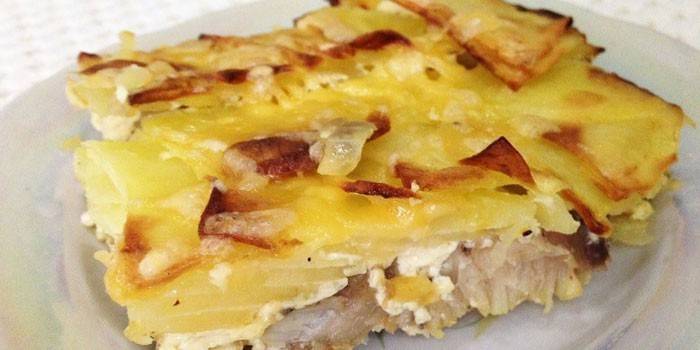 Риба з картоплею в духовці: рецепти з фото