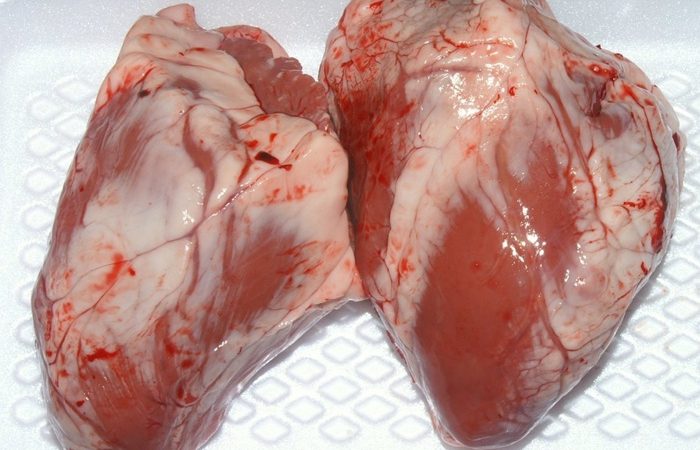 Салат з яловичим серцем: смачні рецепти приготування з огірком і цибулею