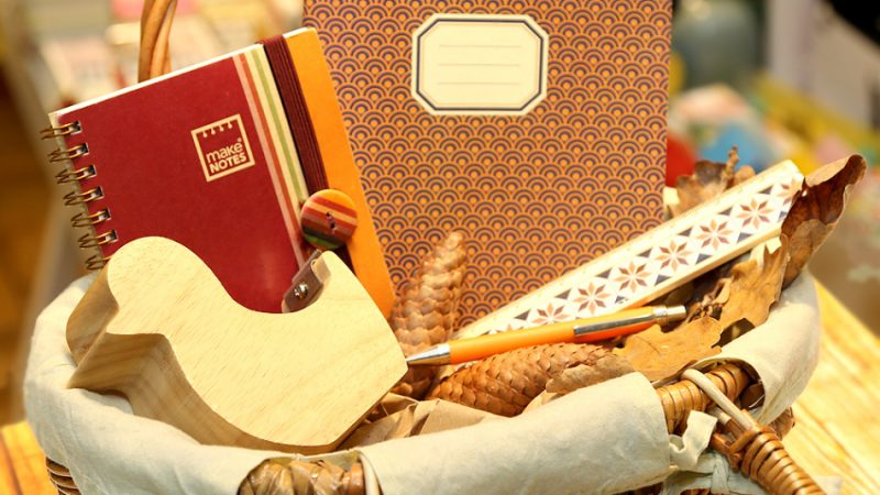 Що можна подарувати вчителю і вчительці на День Народження? Подарунок вчителю на День Народження: ідеї