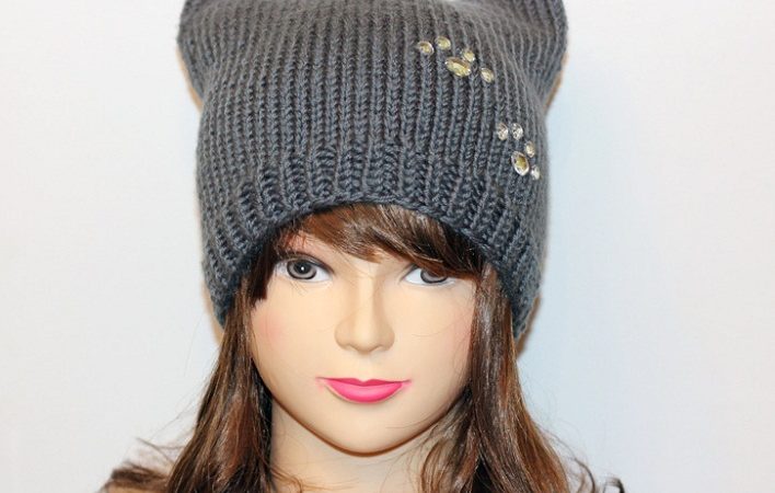 Шапка кішка спицями: 4 схеми в'язання, опис