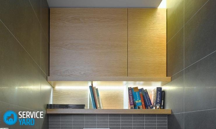 Шкаф в туалете за унитазом