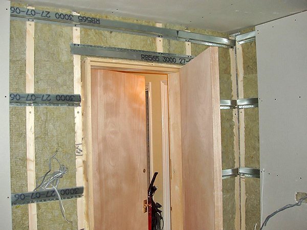 Шумоізоляція стін у квартирі: застосовувані матеріали і засоби звукоізоляції стін