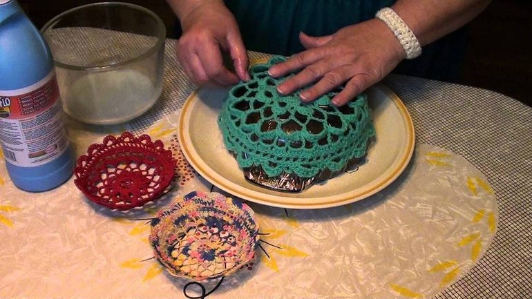 Способы накрахмаливания тканевых и вязаных салфеток Способы накрахмаливания тканевых и вязаных салфеток