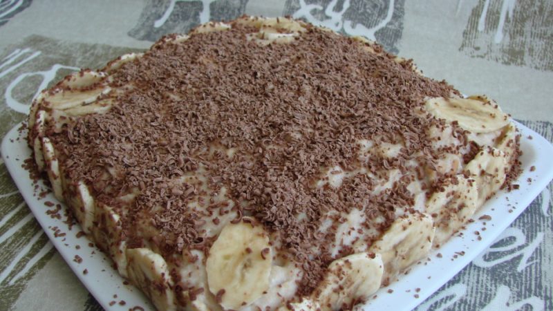 Торт без випічки: рецепти печива і сиру, з зефіру, печива, йогурту, вівсяного печива, желе. Торт без випічки: Пташине молоко, шоколадний, фруктовий