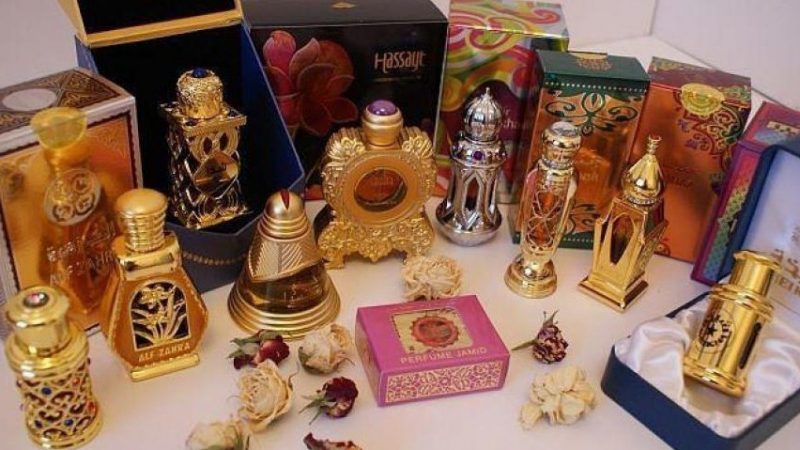 Відомі, популярні жіночі арабські масляні духи: назви, бренди. Кращі жіночі модні, фірмові масляні арабські парфуми, туалетна вода, марки парфумів: список.